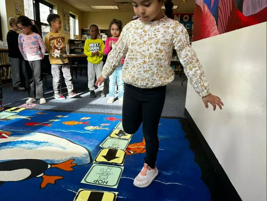 One kinder follows the code by hopping